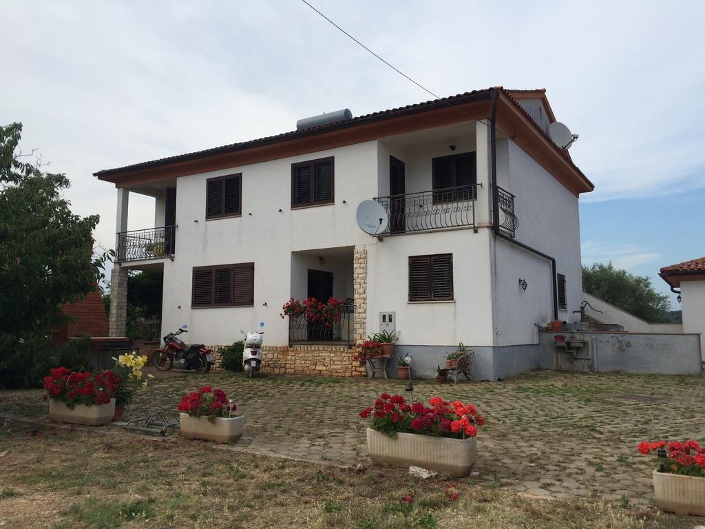 Apartments Bodi Ровінь Екстер'єр фото